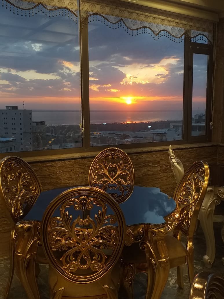 فندق كراون بلاس السياحي