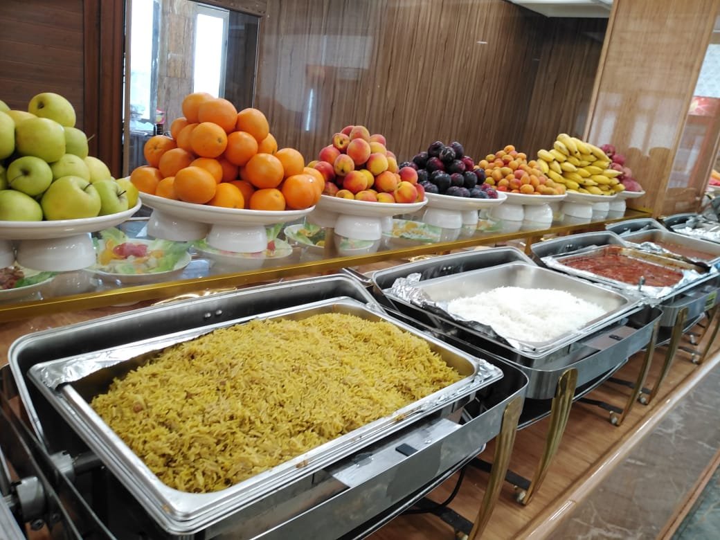 فندق كراون بلاس السياحي